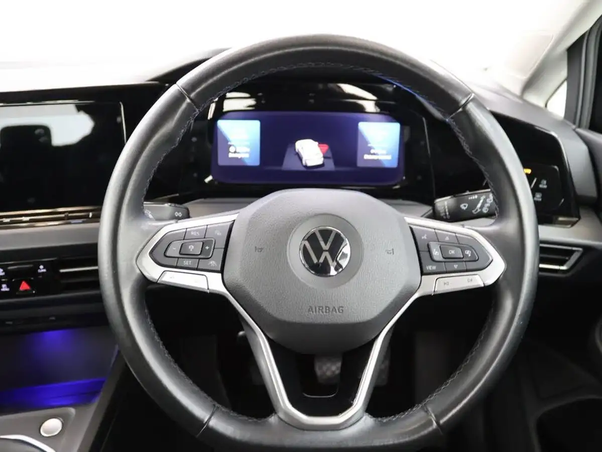 2021-volkswagen-golf-15-tsi-style-130ps-hatchback-big-19