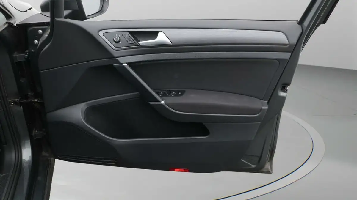 2019-volkswagen-golf-16tdi-se-hatchback-5d-dsg-big-14