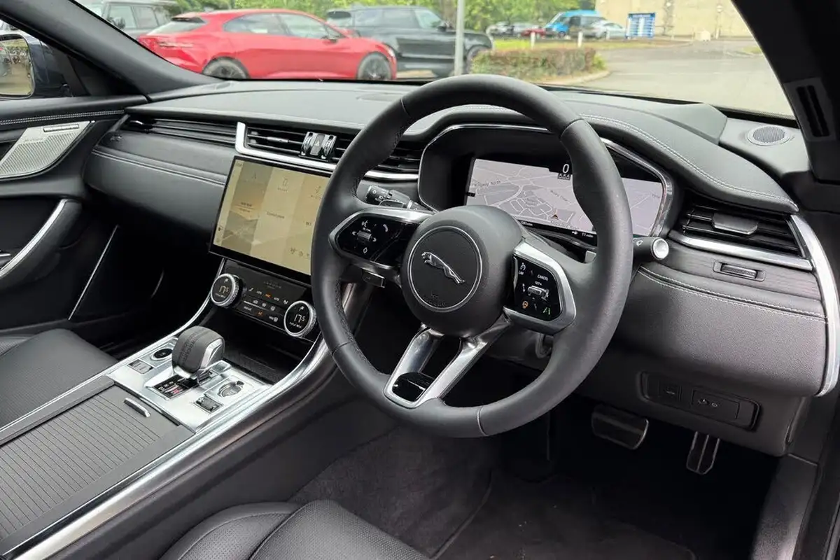 2024-jaguar-xf-20-p300-300-sport-saloon-4d-big-32