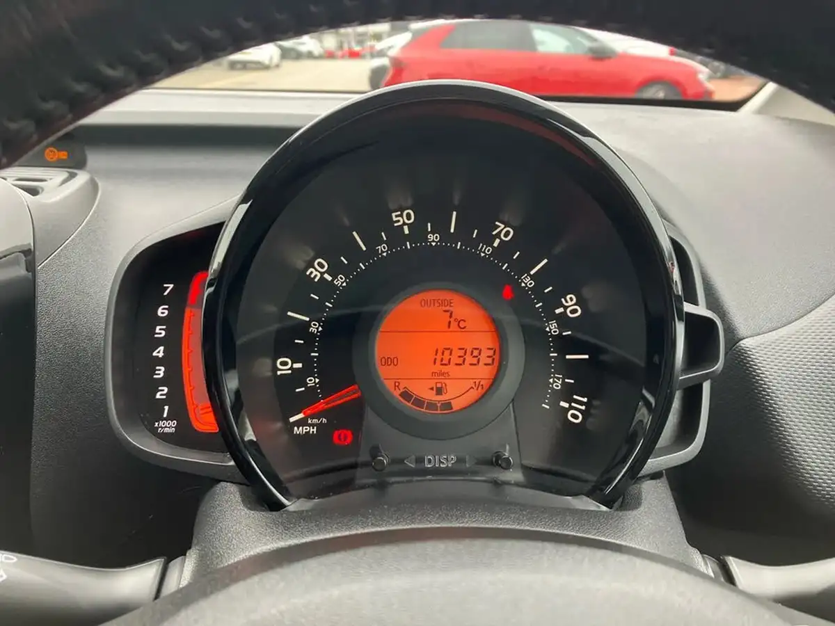 2020-citroen-c1-10-vti-flair-ss-5d-big-15