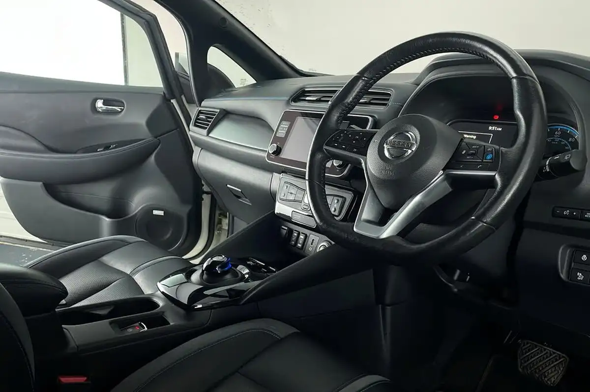 2020-nissan-leaf-e-e-tekna-big-8