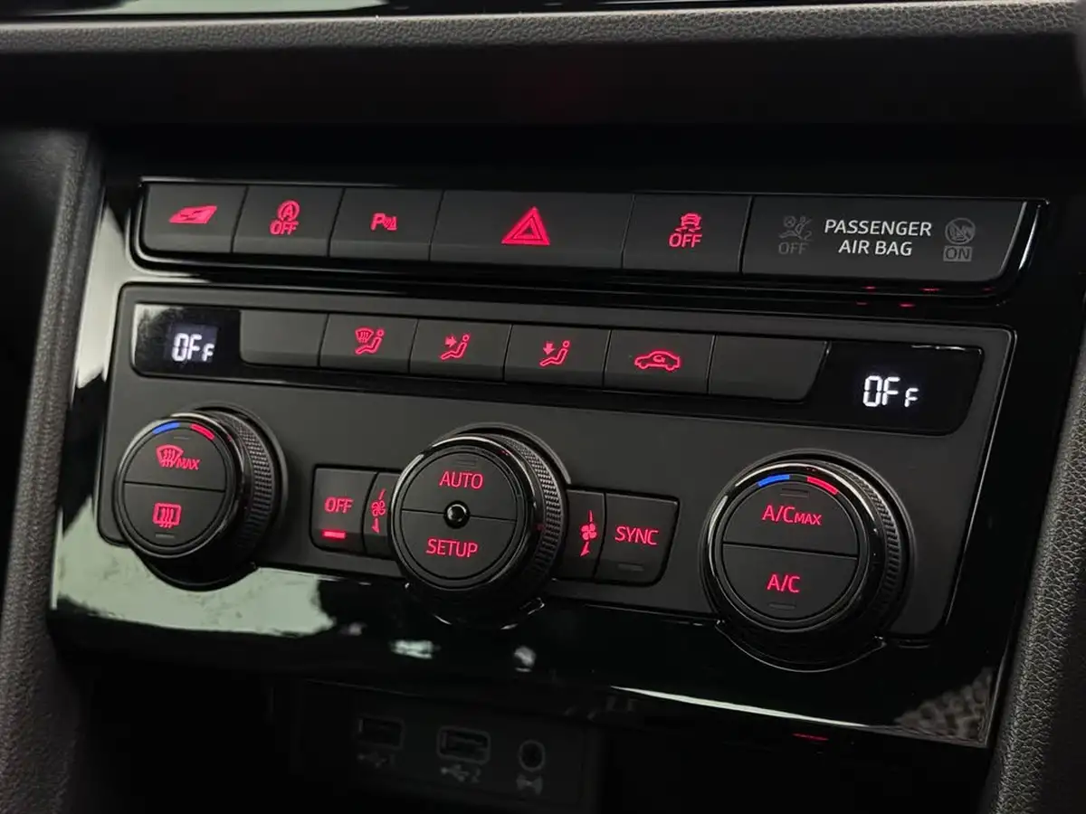 2020-seat-leon-20-tsi-cupra-290-big-41