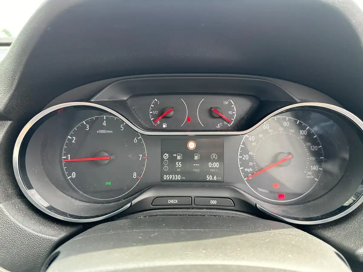 2018-vauxhall-grandland-x-12-sport-nav-130ps-big-3