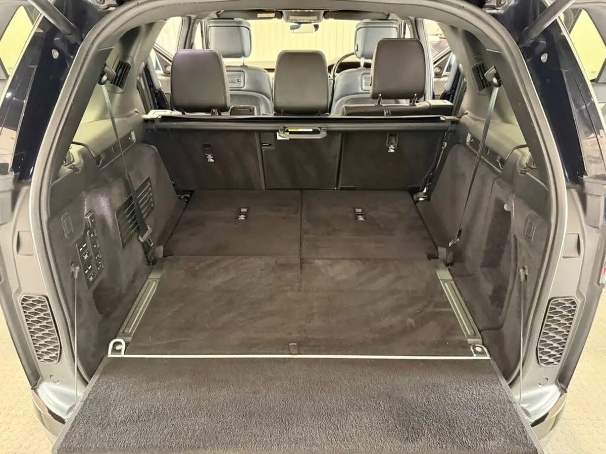2022-land-rover-discovery-30-d300-metropolitan-edition-big-38