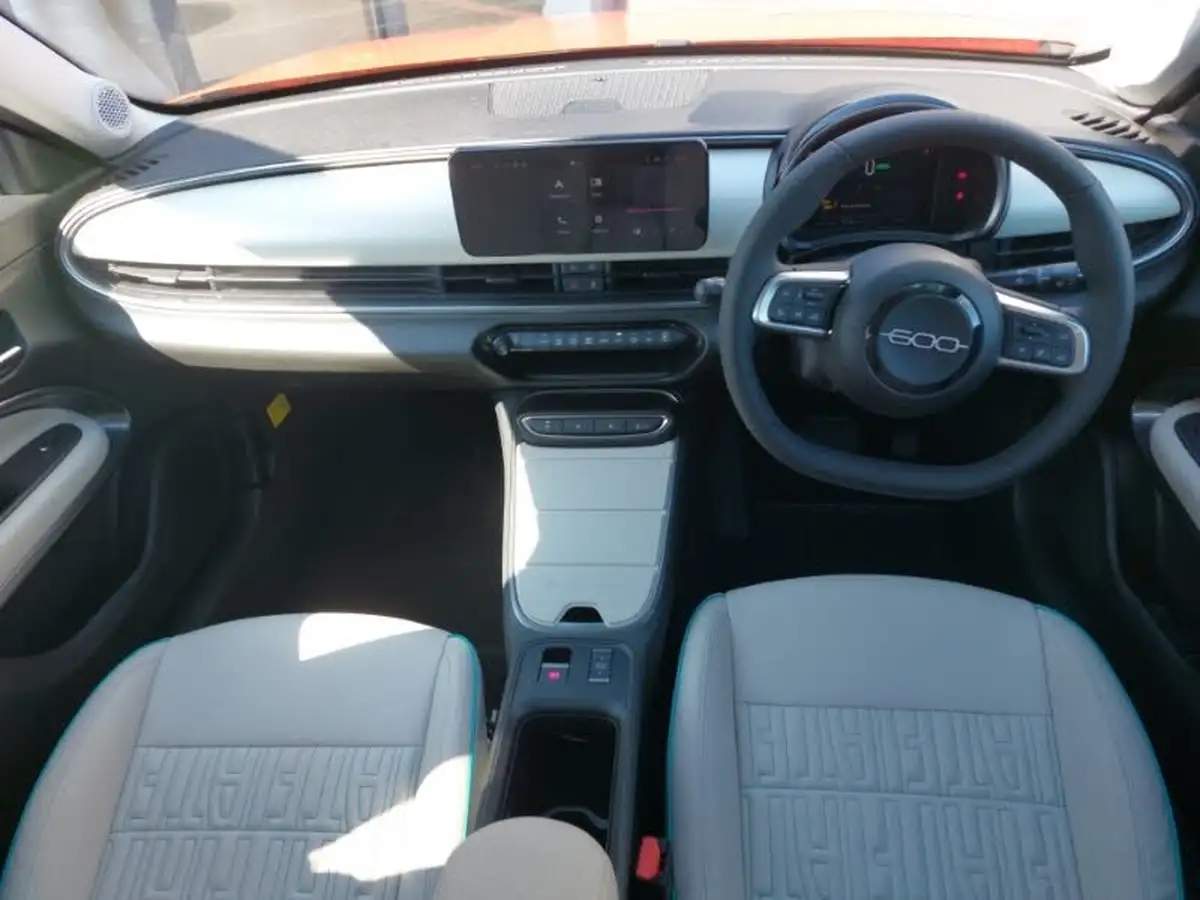 2024-fiat-600-big-2