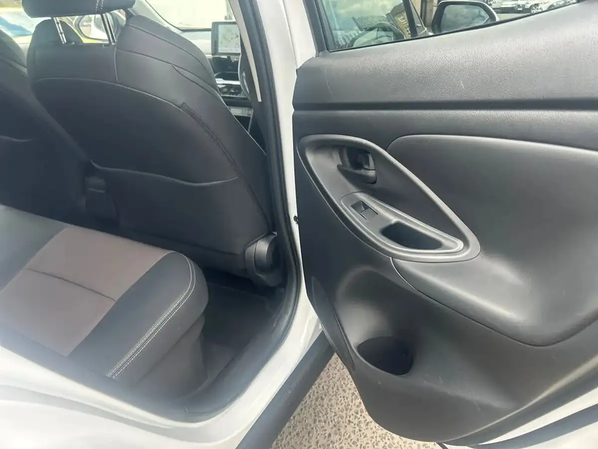 2023-toyota-yaris-cross-15-vvt-i-excel-awd-i-big-35