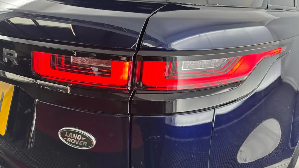 2022-land-rover-range-rover-velar-20-p400e-r-dynamic-hse-big-26