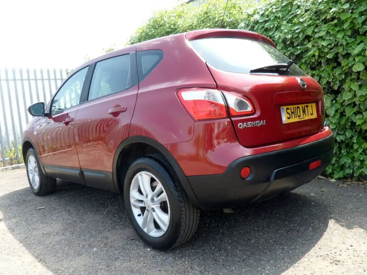 2010-nissan-qashqai-15td-acenta-big-23