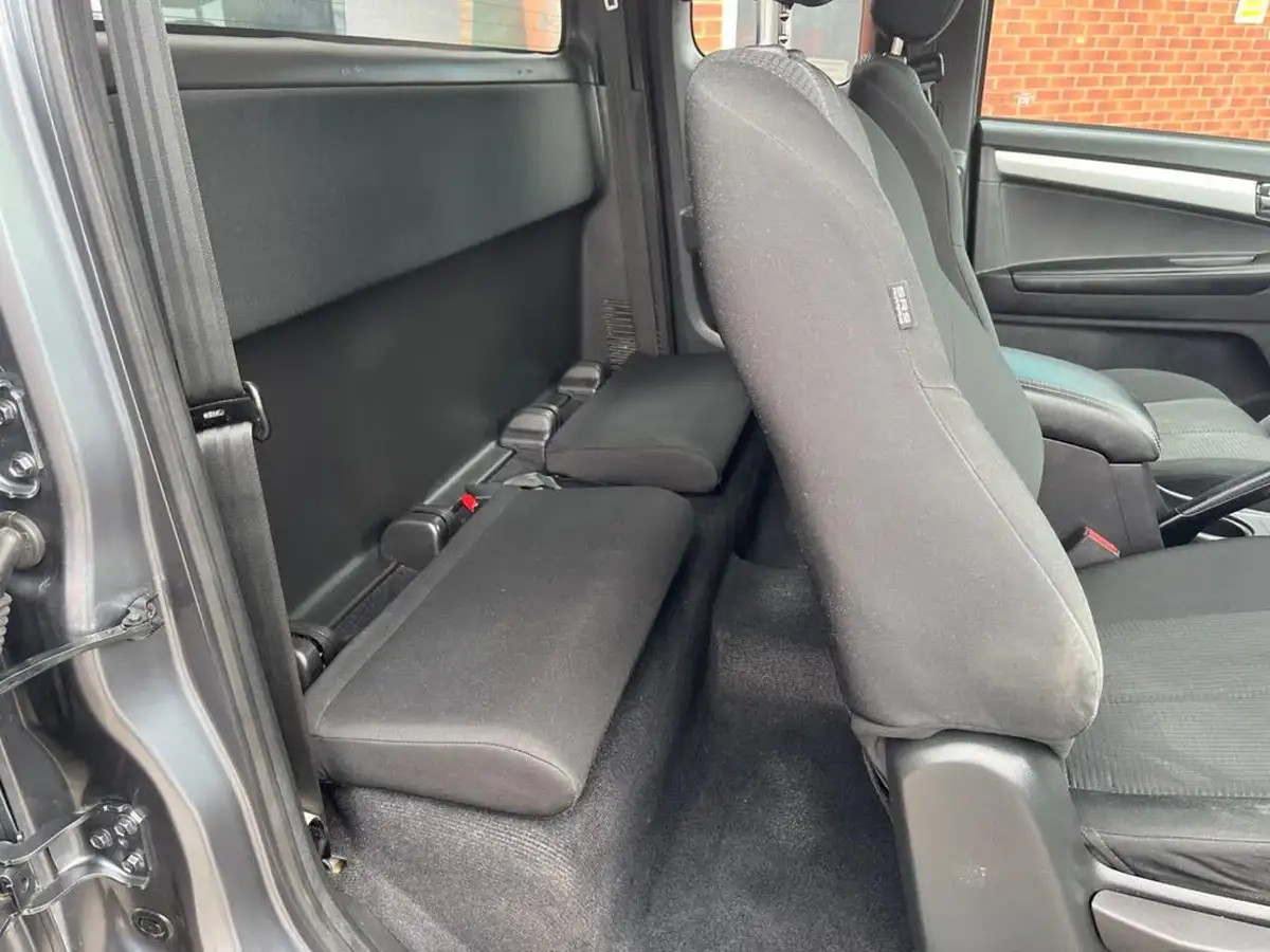 2019-isuzu-d-max-19td-yukon-extended-pick-up-big-9