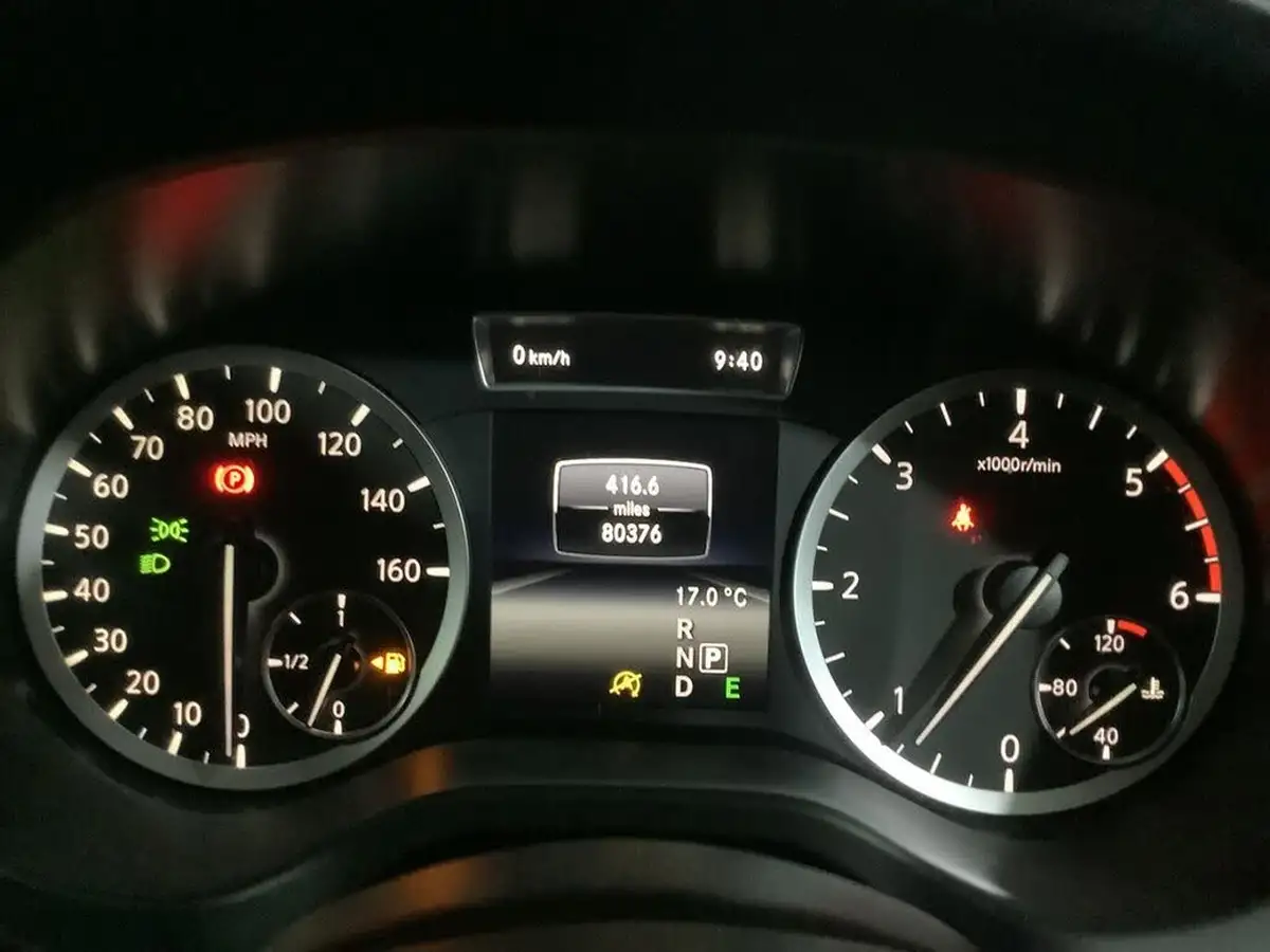 2016-infiniti-q30-22d-premium-big-16