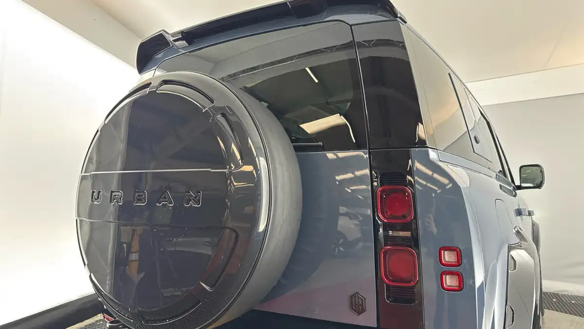 2024-land-rover-110-defender-30-d300-x-dynamic-hse-big-29
