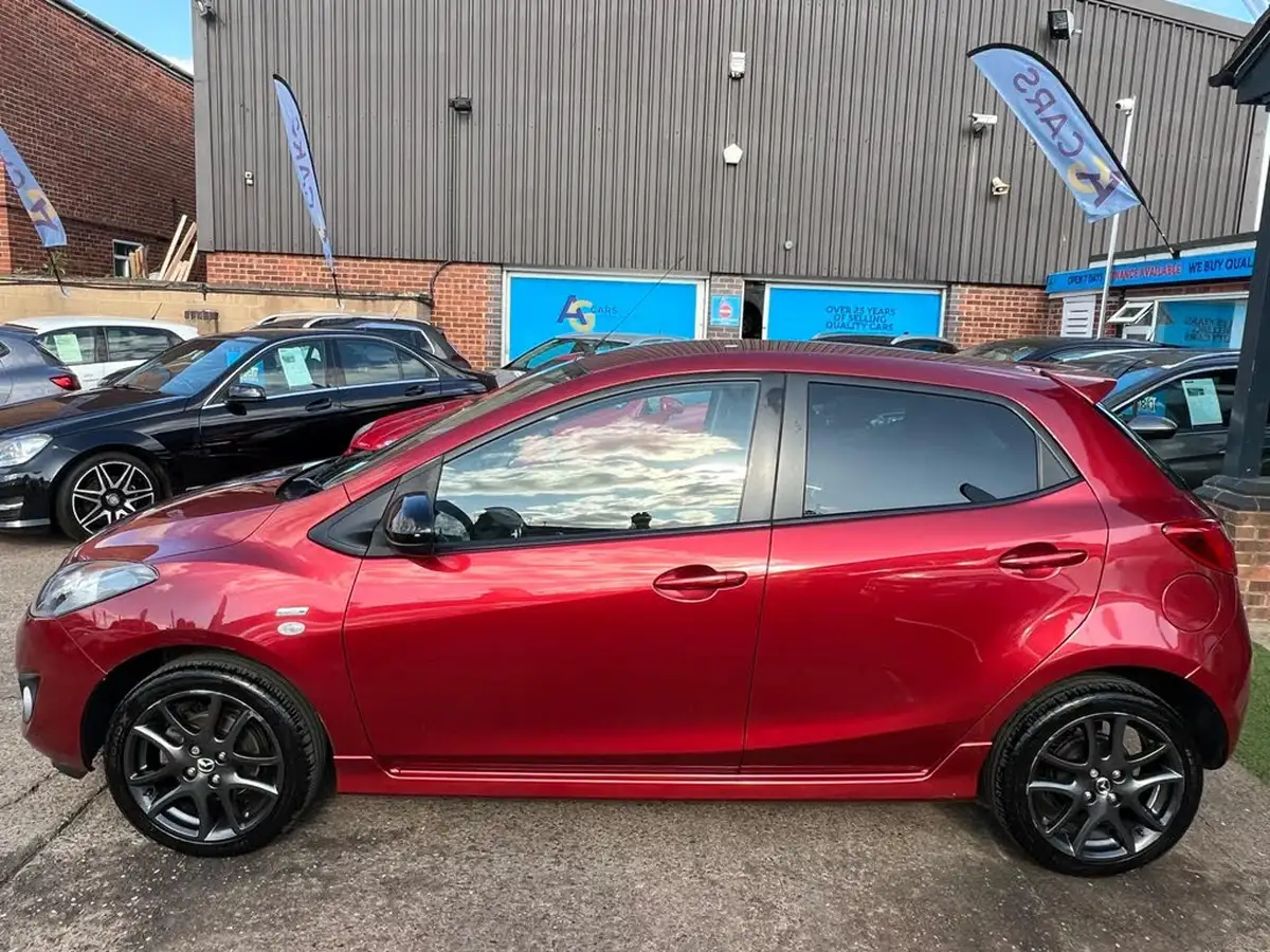 2013-mazda-mazda2-13-venture-big-37