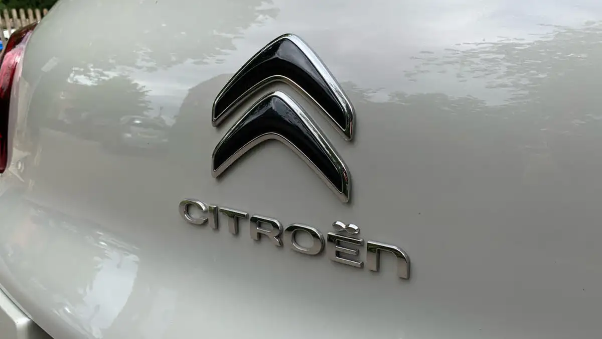 2024-citroen-c3-12-puretech-plus-110ps-eat6-big-25