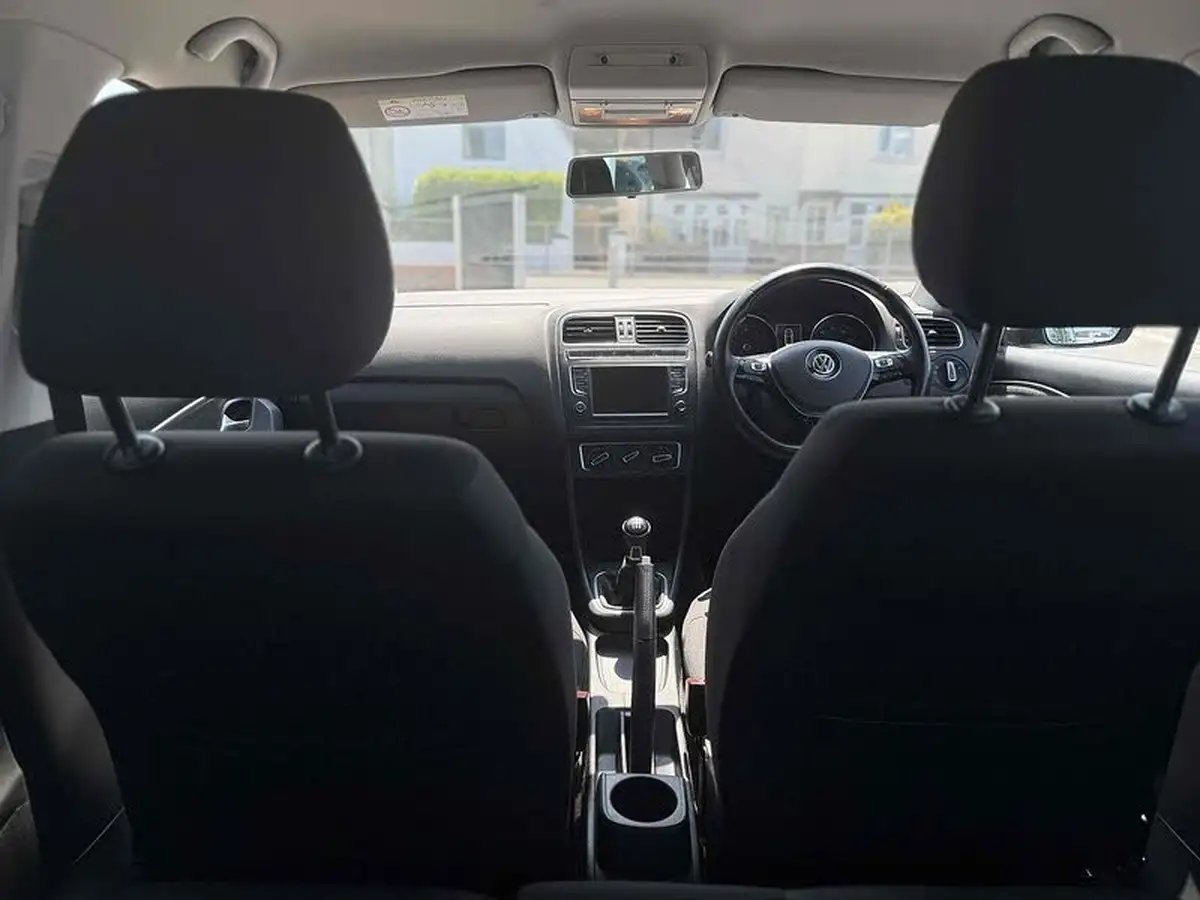 2016-volkswagen-polo-10-match-75ps-5d-big-24