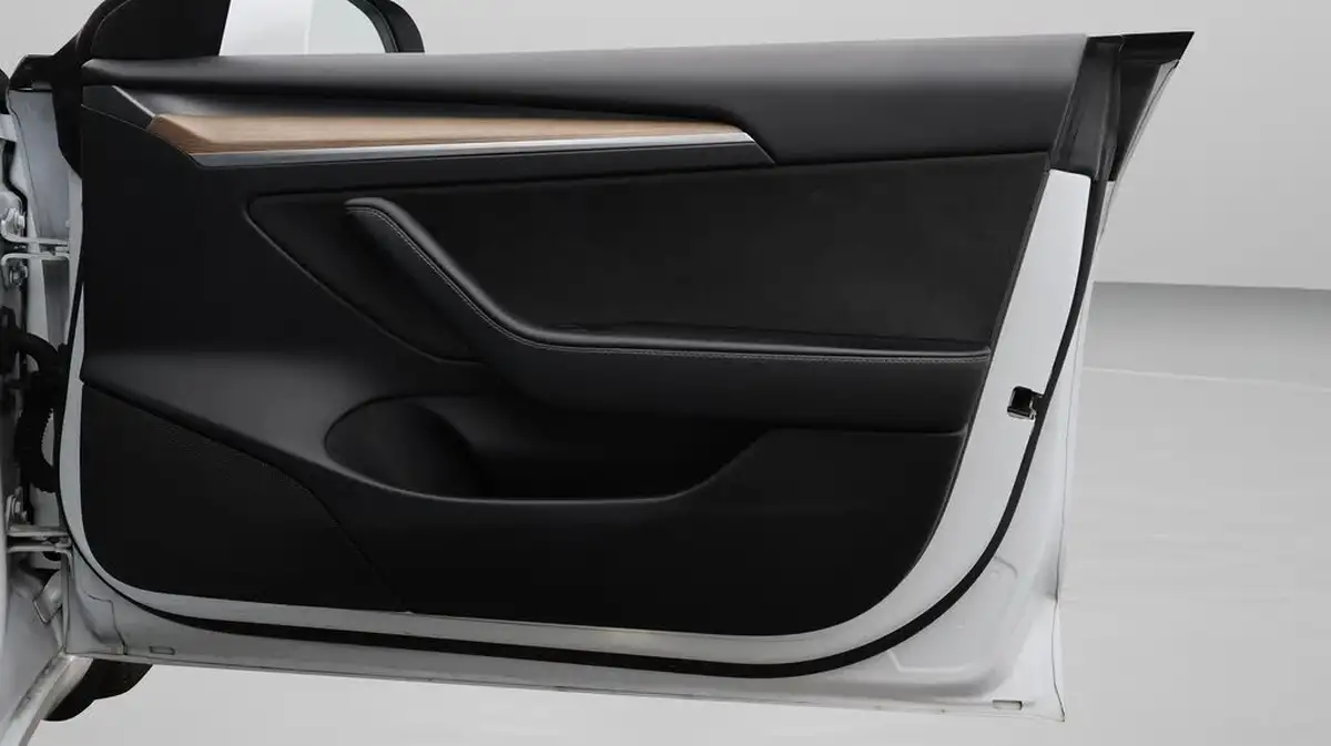 2021-tesla-model-3-e-long-range-awd-big-15