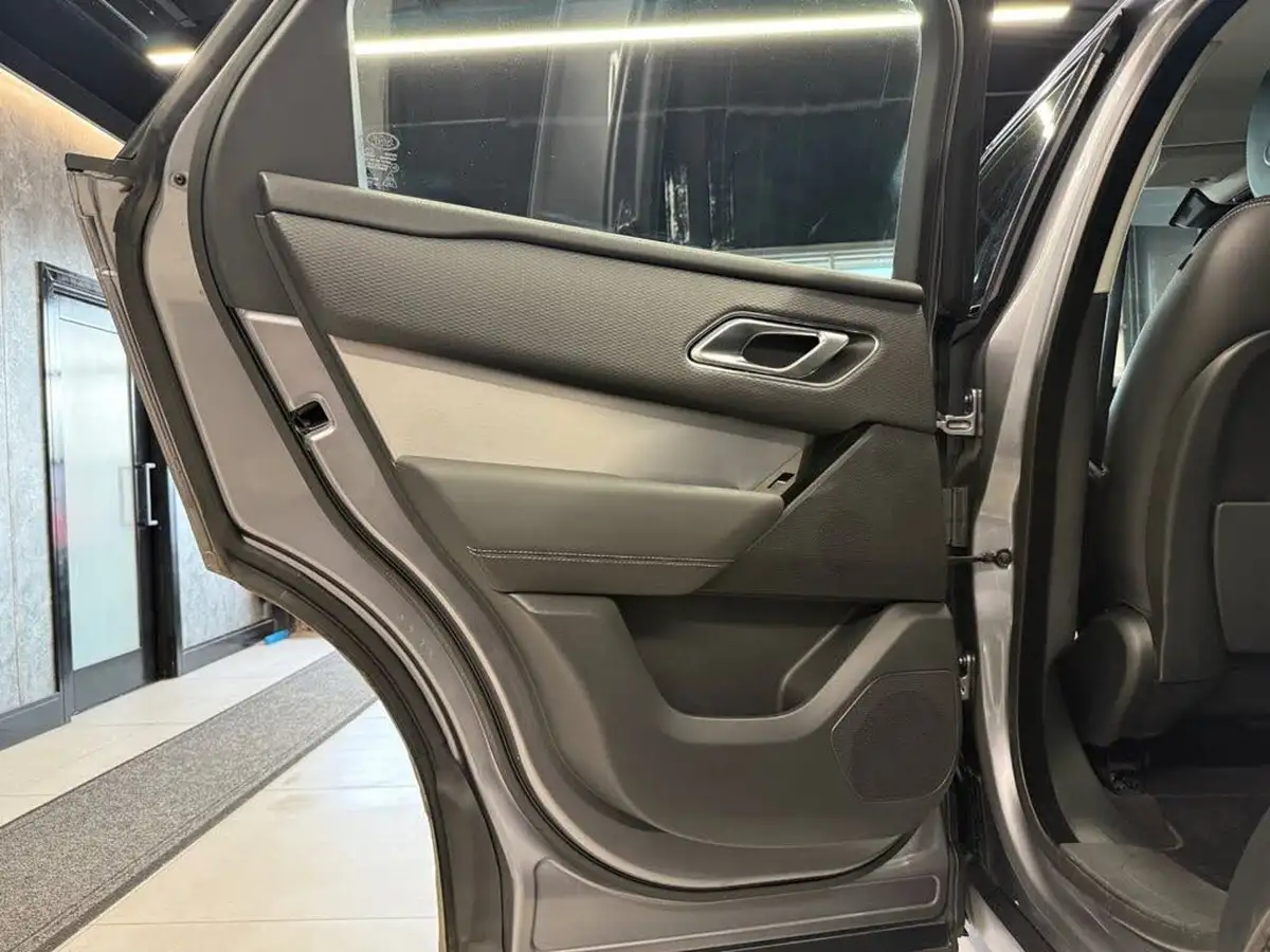 2022-land-rover-range-rover-velar-20-d200-r-dynamic-se-big-25