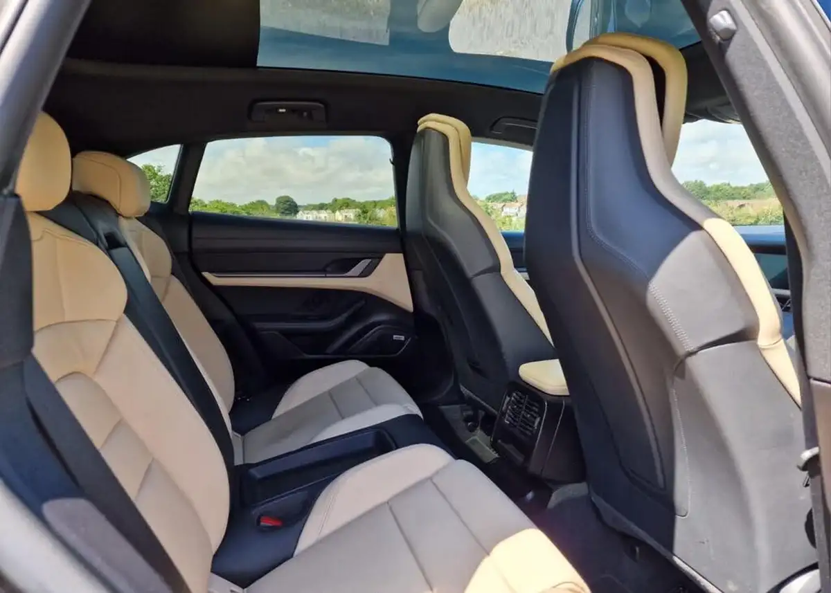 2022-porsche-taycan-e-4-cross-turismo-big-9