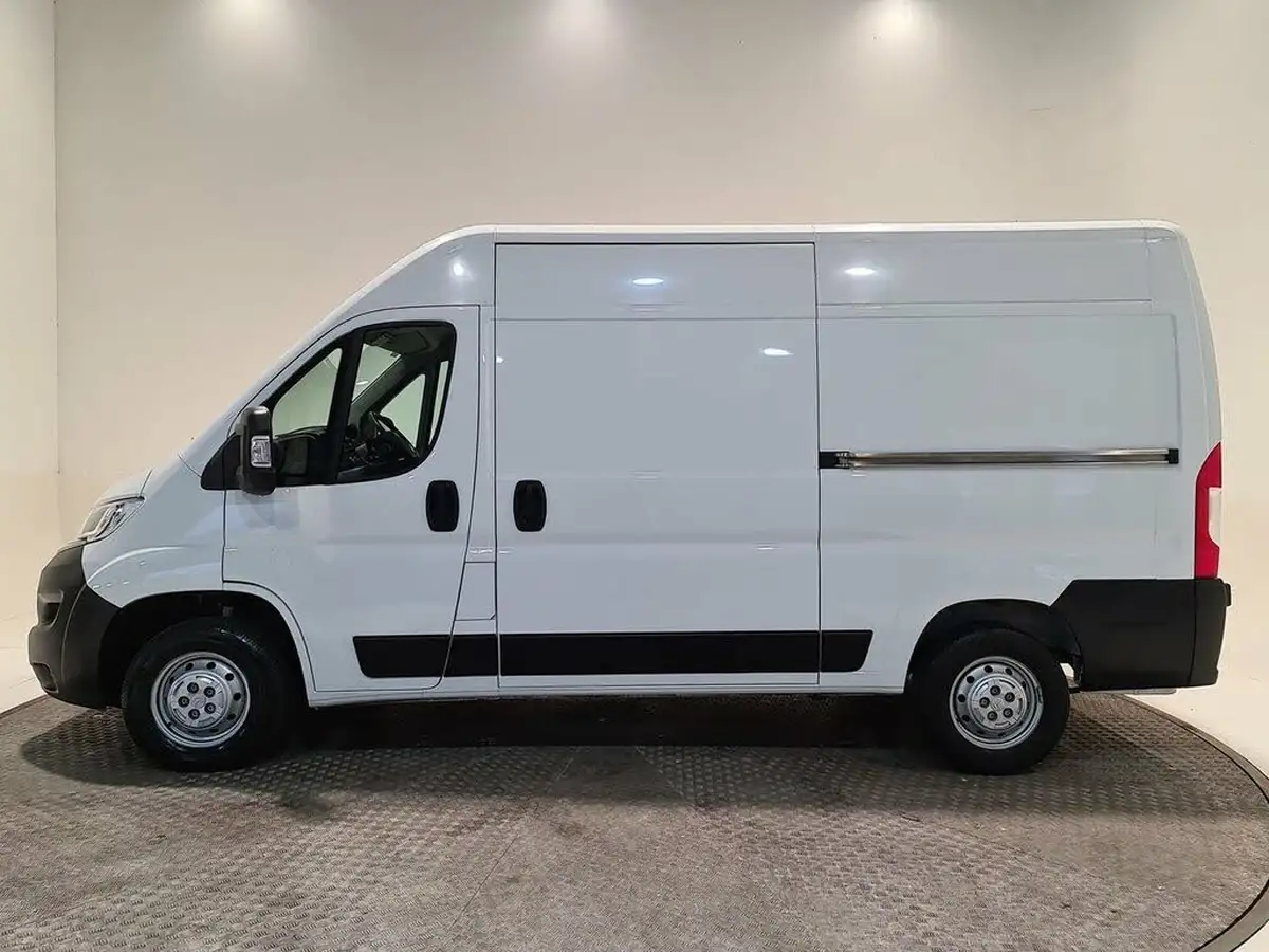 2022-citroen-relay-22bluehdi-35-l2h2-enterprise-big-15