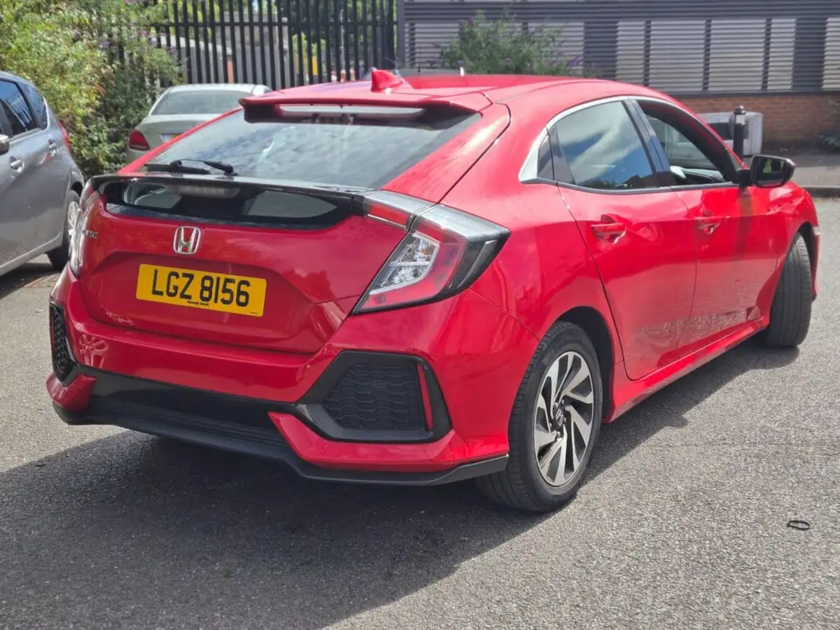 2018-honda-civic-10-vtec-turbo-se-126ps-hatchback-5d-big-14