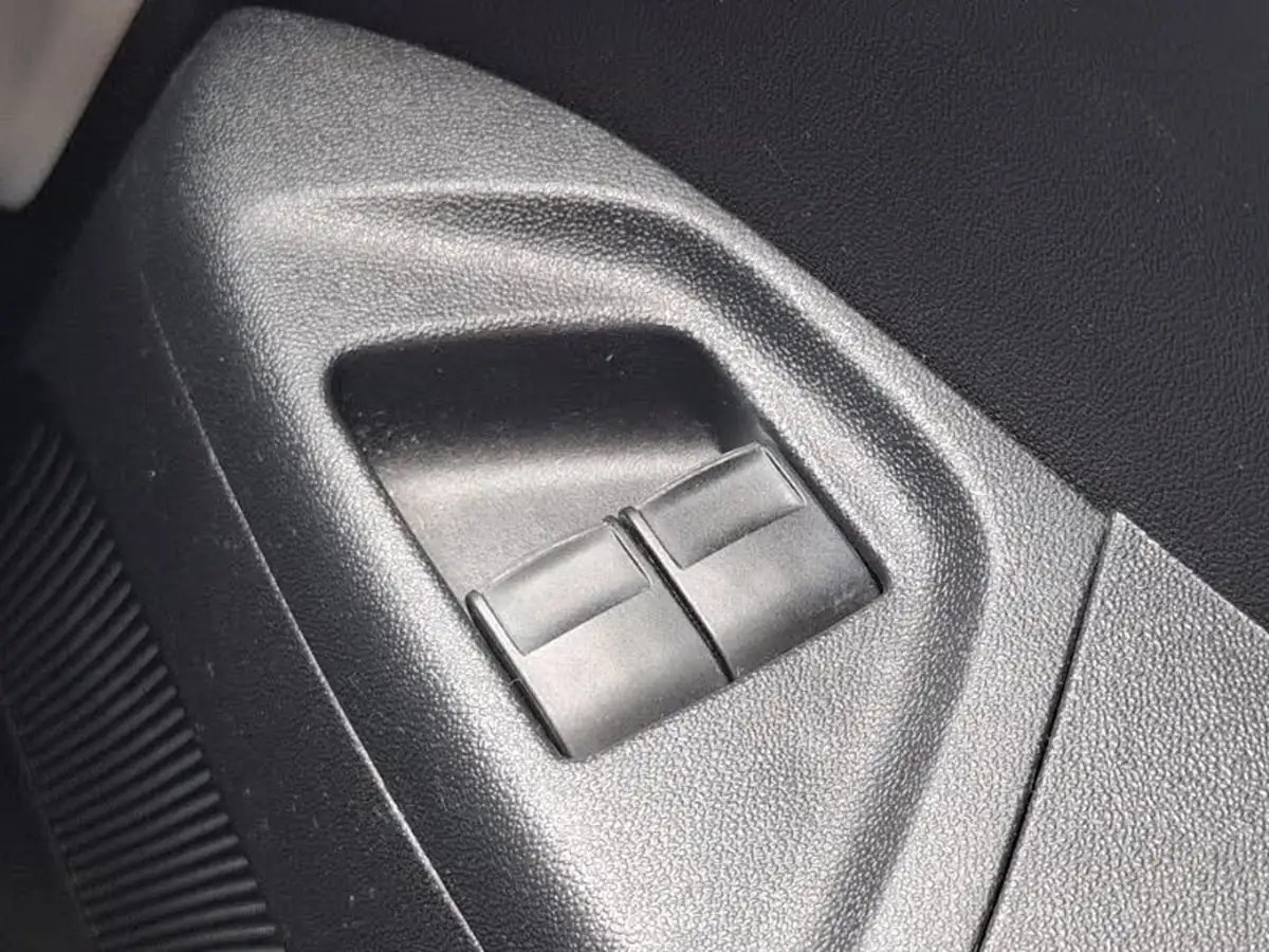 2018-toyota-aygo-10-vvt-i-x-press-71bhp-big-17