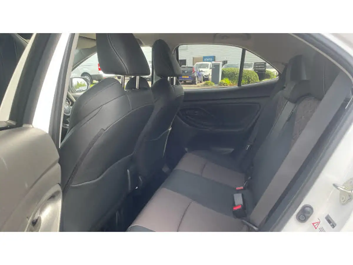 2024-toyota-yaris-cross-15-vvt-i-excel-awd-i-big-12