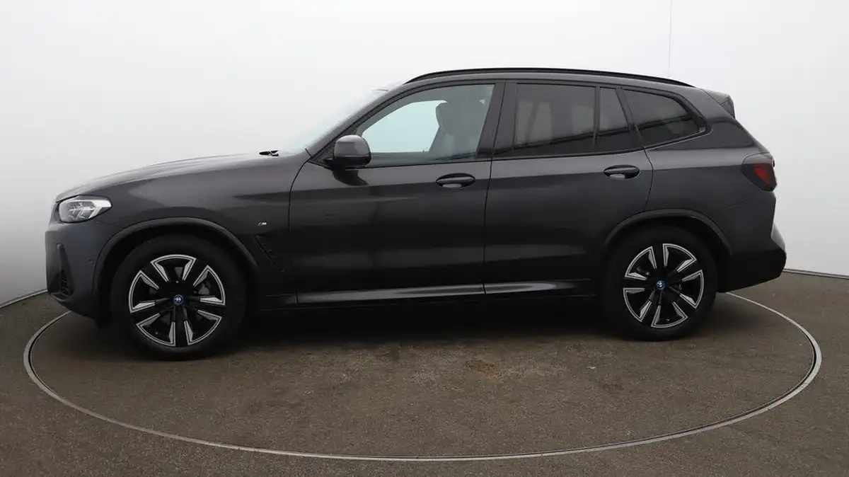2022-bmw-ix3-e-m-sport-big-69