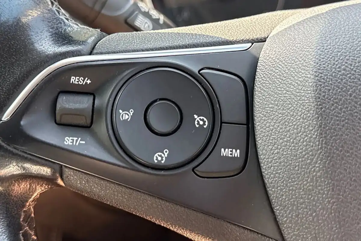 2021-vauxhall-grandland-x-12-griffin-big-31