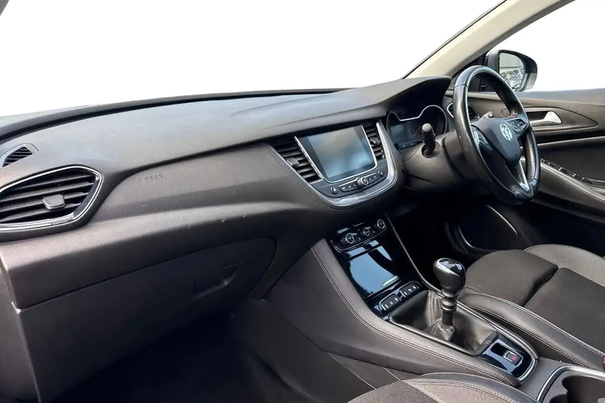 2021-vauxhall-grandland-x-12-griffin-big-7