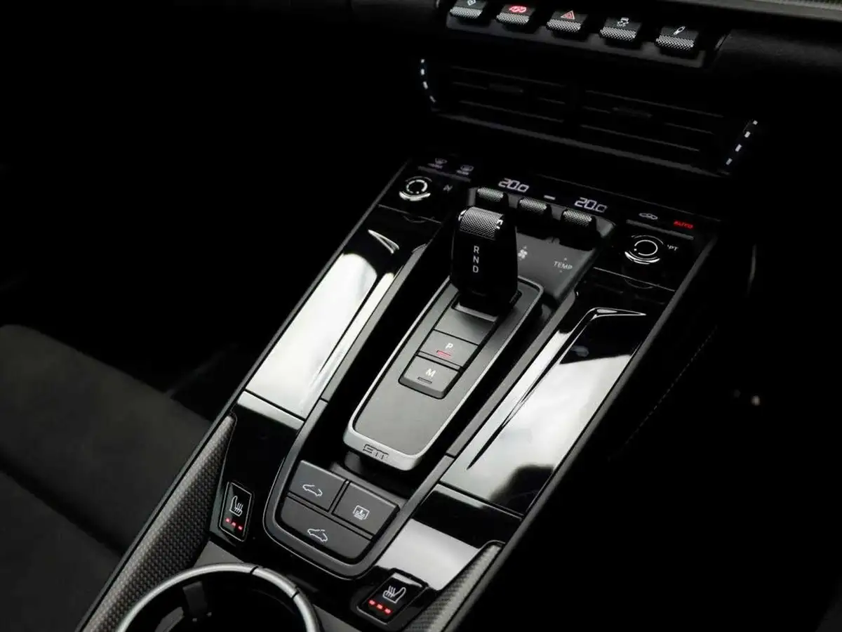 2025-porsche-911-30-carrera-gts-541ps-coupe-3591cc-pdk-big-18