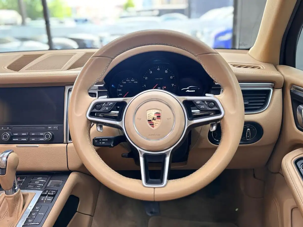 2016-porsche-macan-20-big-34