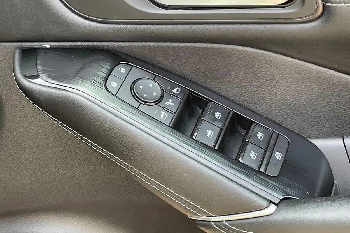 2021-nissan-qashqai-13-dig-t-premiere-edition-140ps-big-42