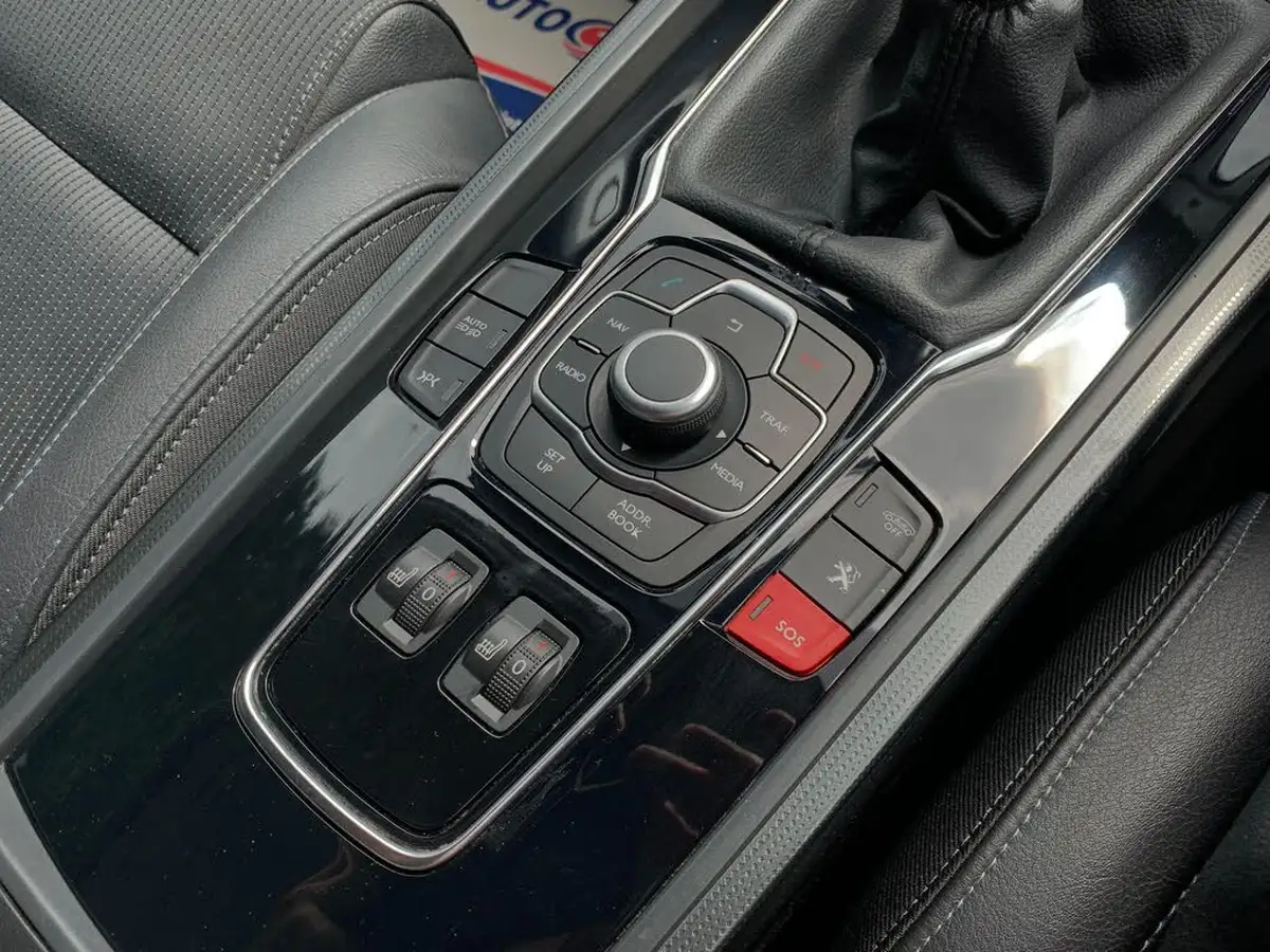 2013-peugeot-508-20hdi-allure-navigation-140bhp-fap-big-17