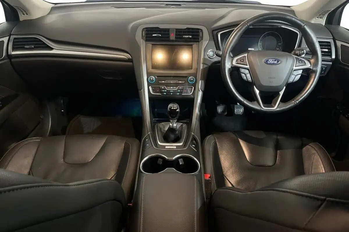 2017-ford-mondeo-15tdci-titanium-econetic-hatchback-1499cc-big-11