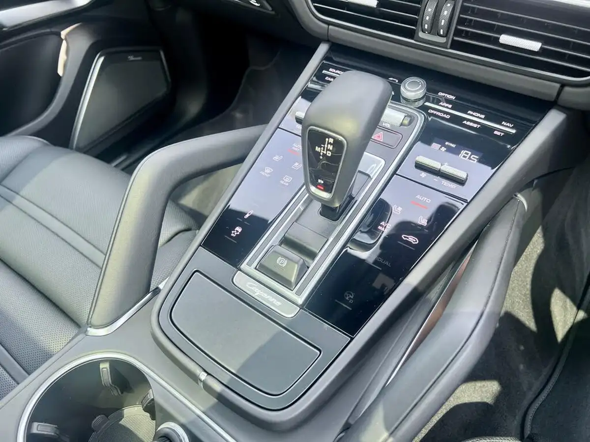 2020-porsche-cayenne-40-v8-turbo-station-wagon-big-21