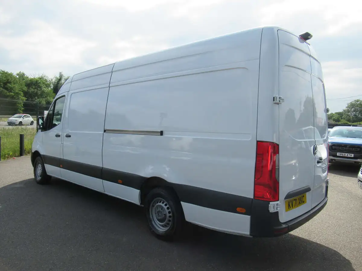 2021-mercedes-benz-sprinter-20cdi-315-l1h1-progressive-150pseu6dt-panel-rwd-eco-gear-360-big-7