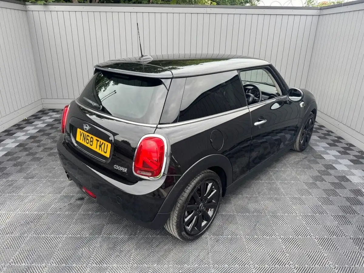 2018-mini-cooper-15-cooper-classic-ss-hatchback-3d-big-9