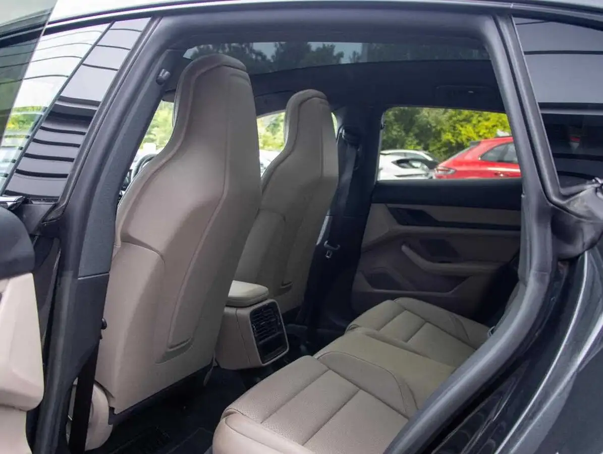 2023-porsche-taycan-e-4s-sport-turismo-571ps-performance-battery-plus-big-29