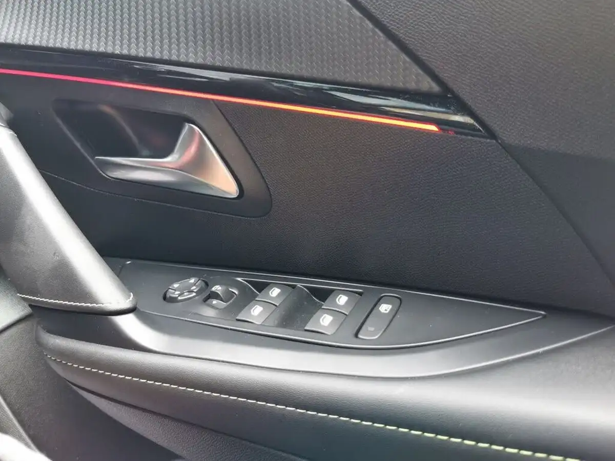 2024-peugeot-208-e-gt-156ps-51kwh-big-13
