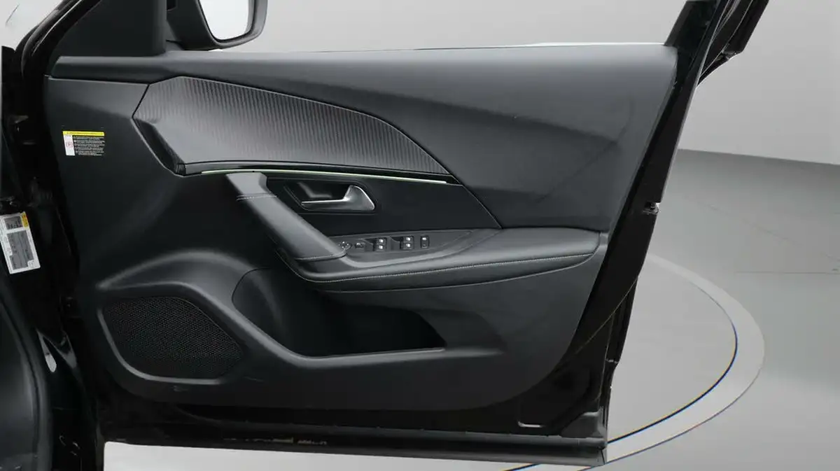 2022-peugeot-2008-suv-12-puretech-gt-big-15