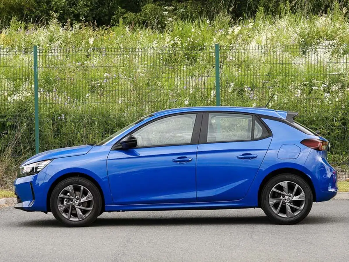 2024-vauxhall-corsa-12i-design-big-3