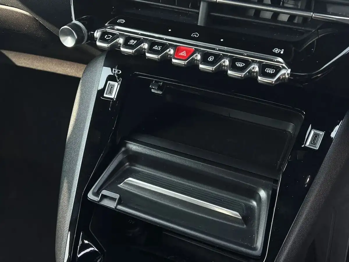 2024-peugeot-2008-suv-12-puretech-allure-136ps-hybrid-e-dsc6-big-38
