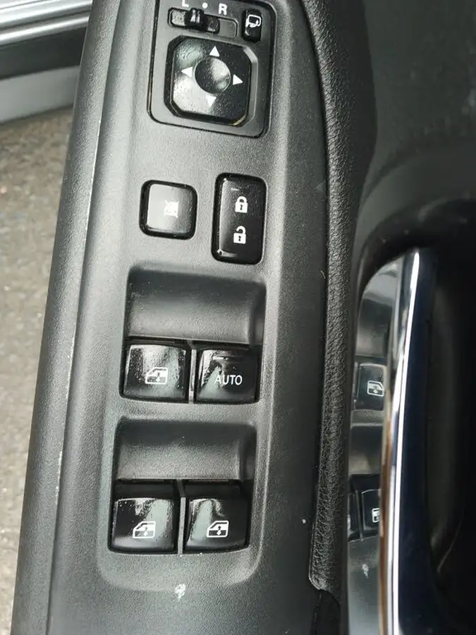 2018-mitsubishi-outlander-22di-d-juro-big-21