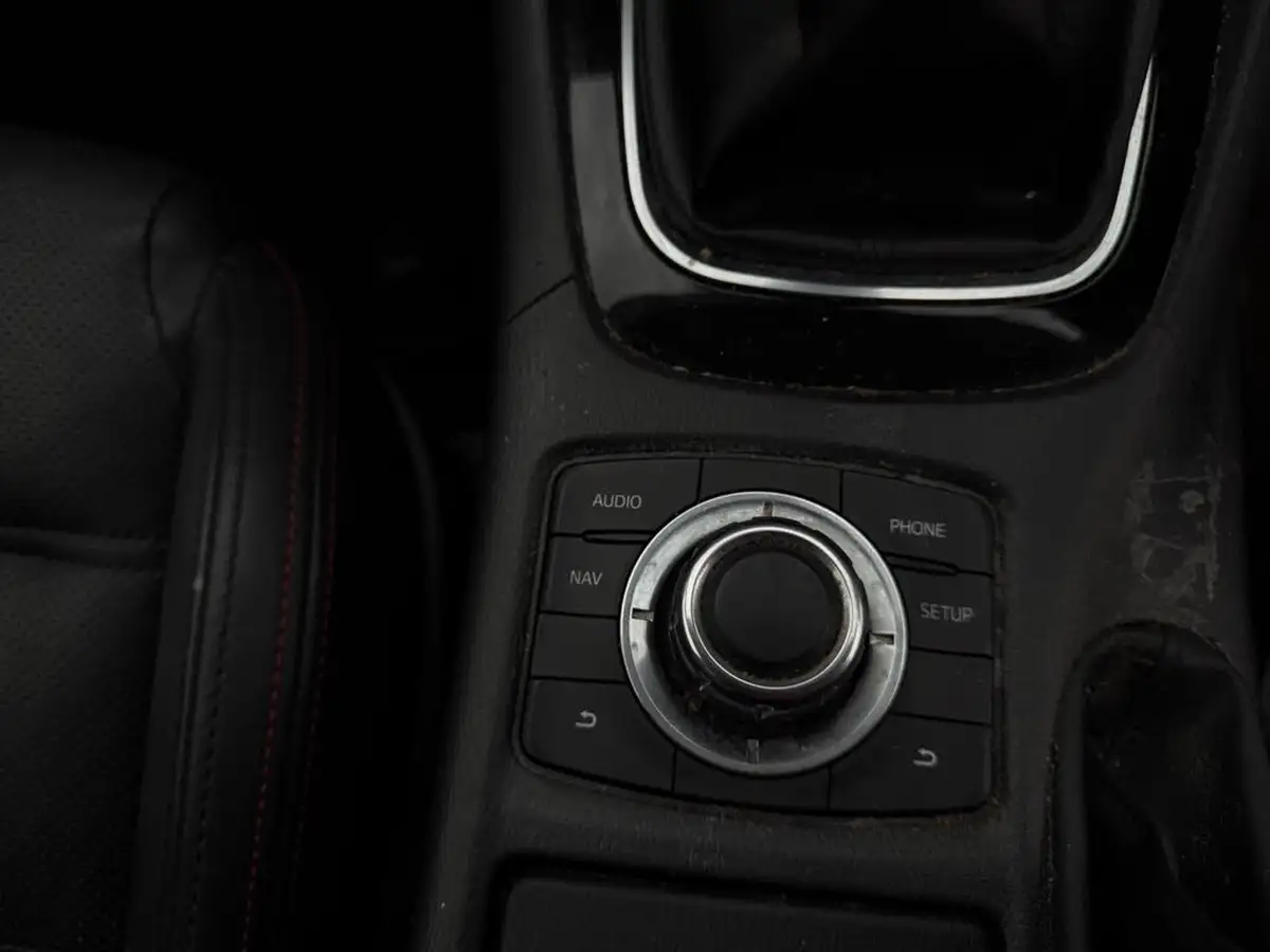 2015-mazda-mazda6-22td-sport-nav-150ps-tourer-5d-big-26