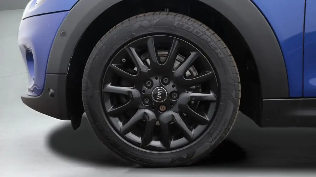 2020-mini-cooper-15-cooper-classic-nav-hatchback-3d-big-18