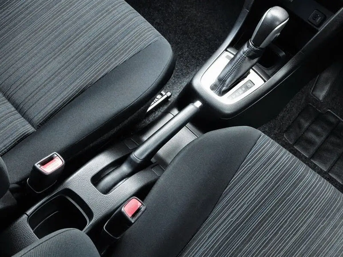 2015-suzuki-swift-12-sz4-94ps-nav-5d-at-big-21