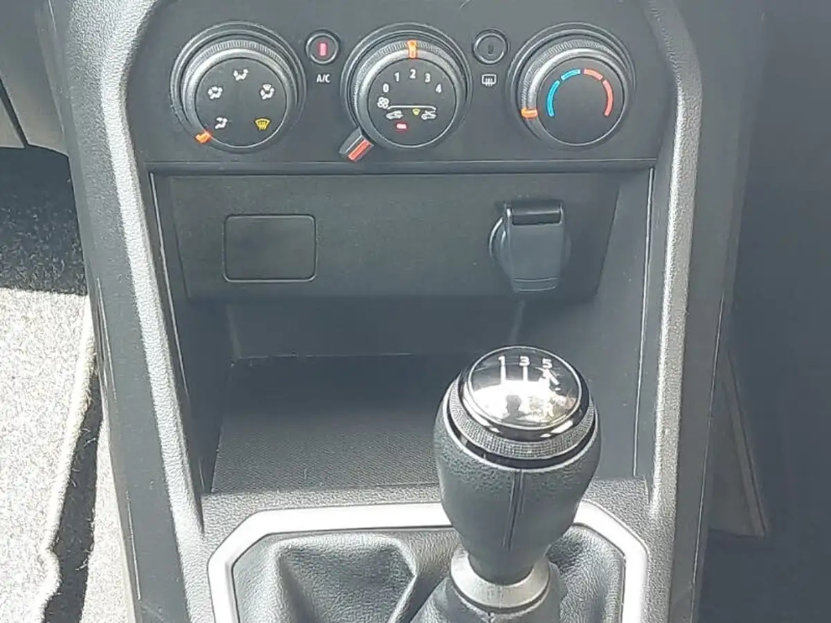 2023-dacia-sandero-10-tce-expression-90bhp-big-10
