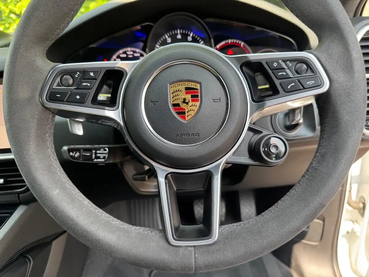 2021-porsche-cayenne-30-v6-coupe-big-39