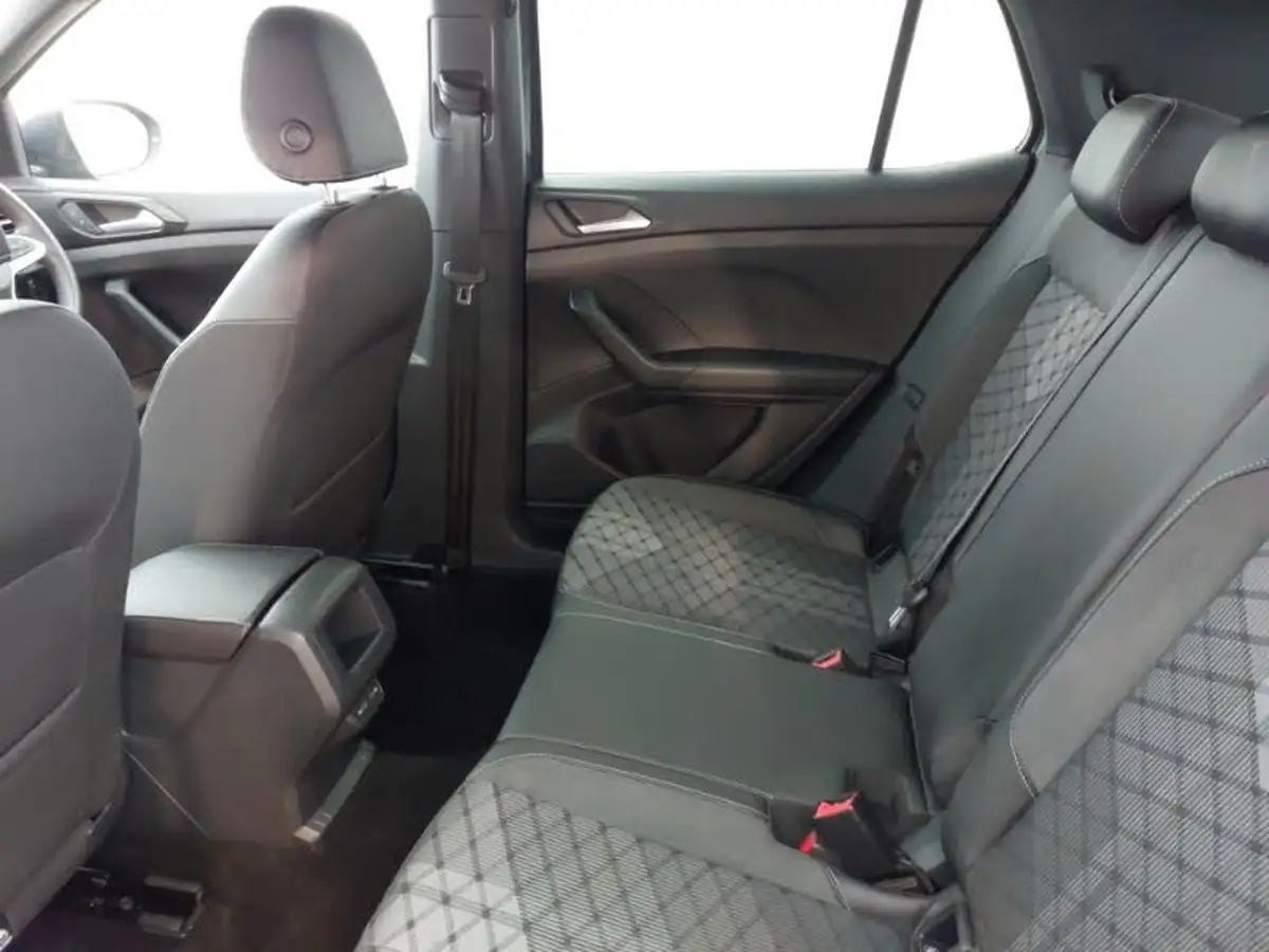 2024-volkswagen-t-cross-10-tsi-r-line-115ps-dsg-big-5