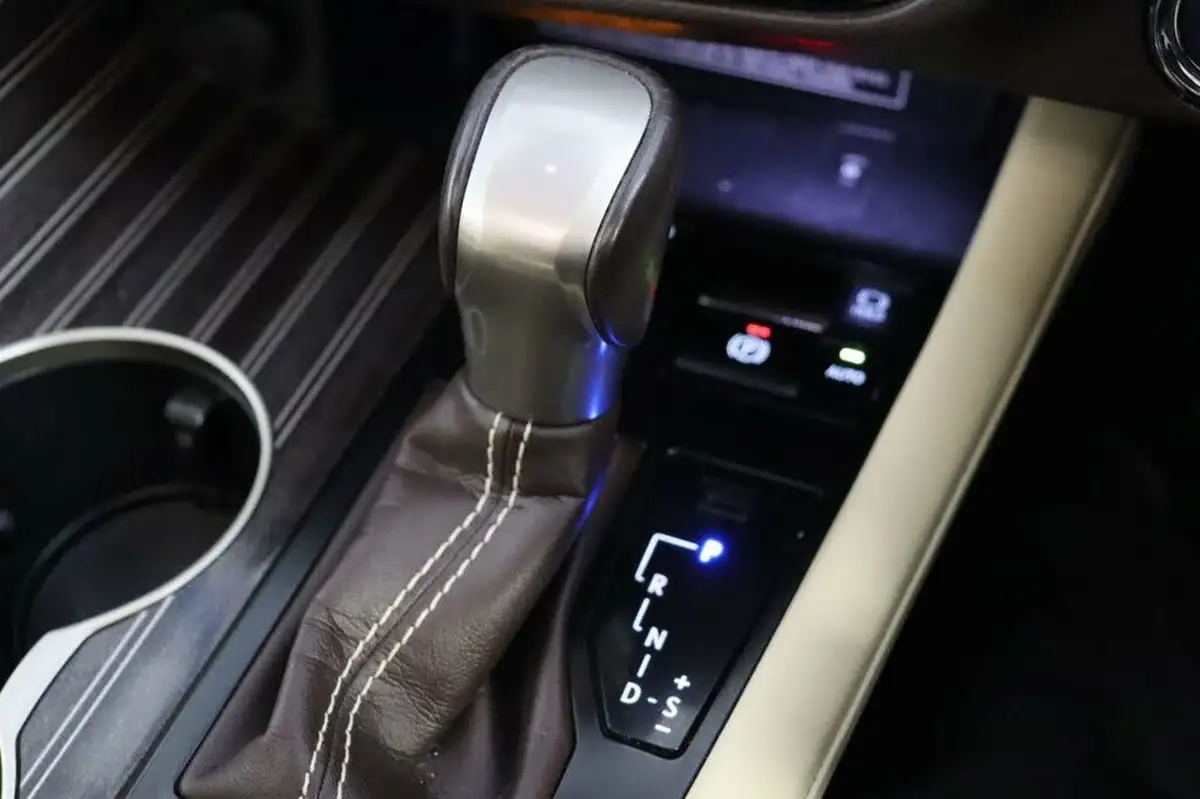 2019-lexus-rx-450h-l-35-takumi-big-31