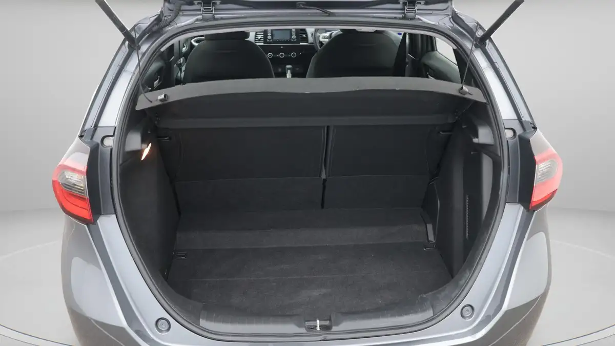 2021-honda-jazz-15-i-mmd-se-109ps-big-17